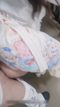 JK小仙女-洛丽塔被哥哥楼道