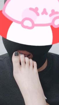 晴子舔脚，猥琐男包餐一顿