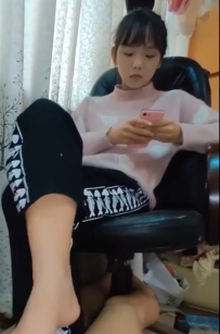 求一下这个人名字和资源