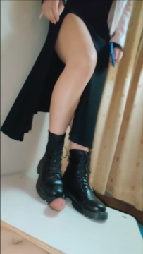 小少妇皮鞋踩射