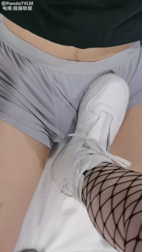 jackfootjob渔网配小白鞋踩射